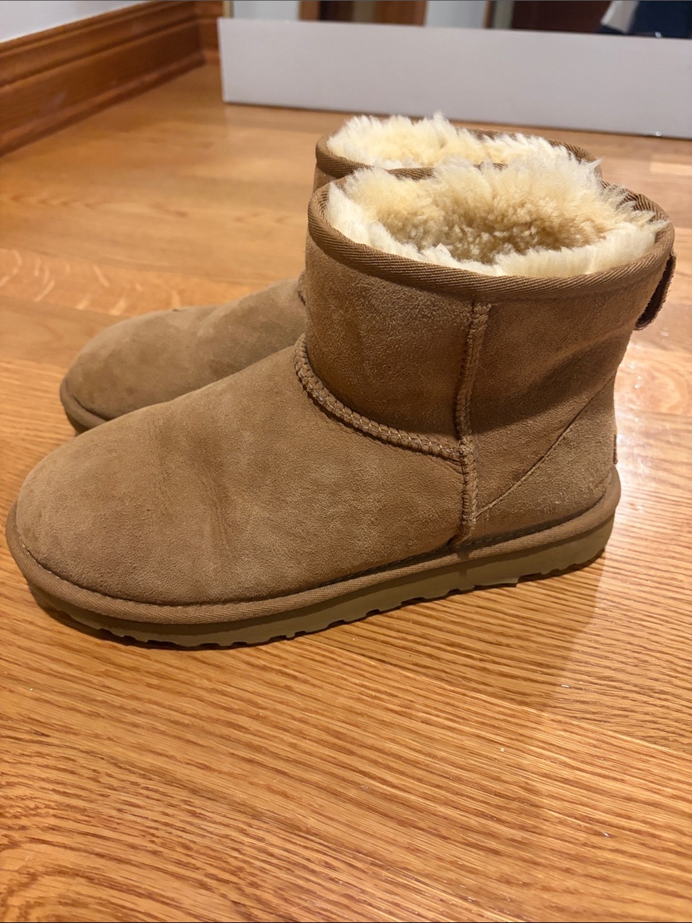 Ugg boots chestnut size 9